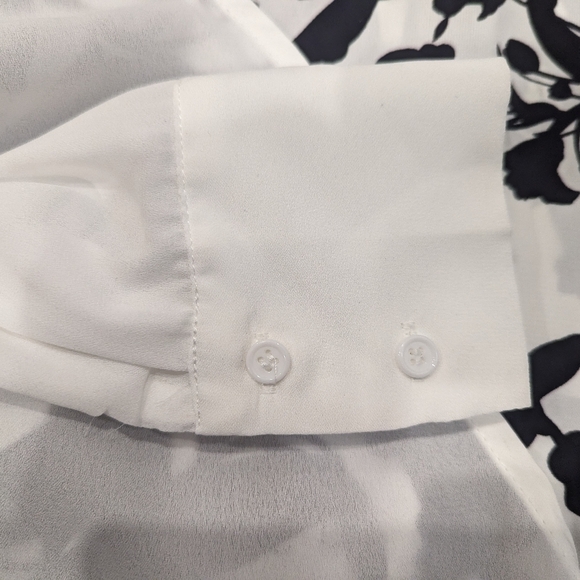 NWT Black and White Floral Semi-Sheer Blouse by Ovi - Picture 3 of 6